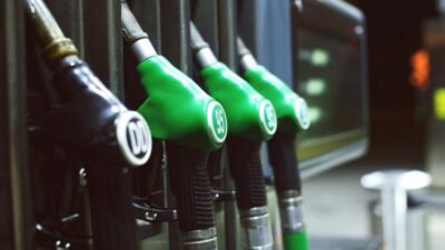 Petrol fiyatlarındaki artış ve dolar kurunun yükselmesi akaryakıt fiyatlarında artışı