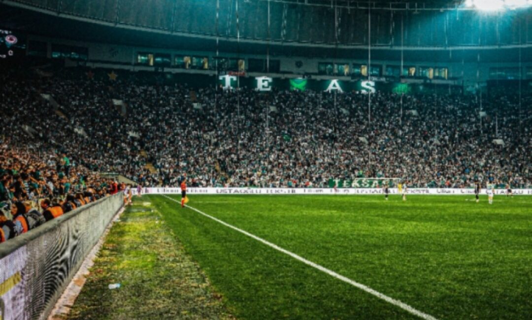 Bursaspor, PFDK'nın '1 resmi müsabakayı kendi sahasında seyircisiz oynama cezası'
