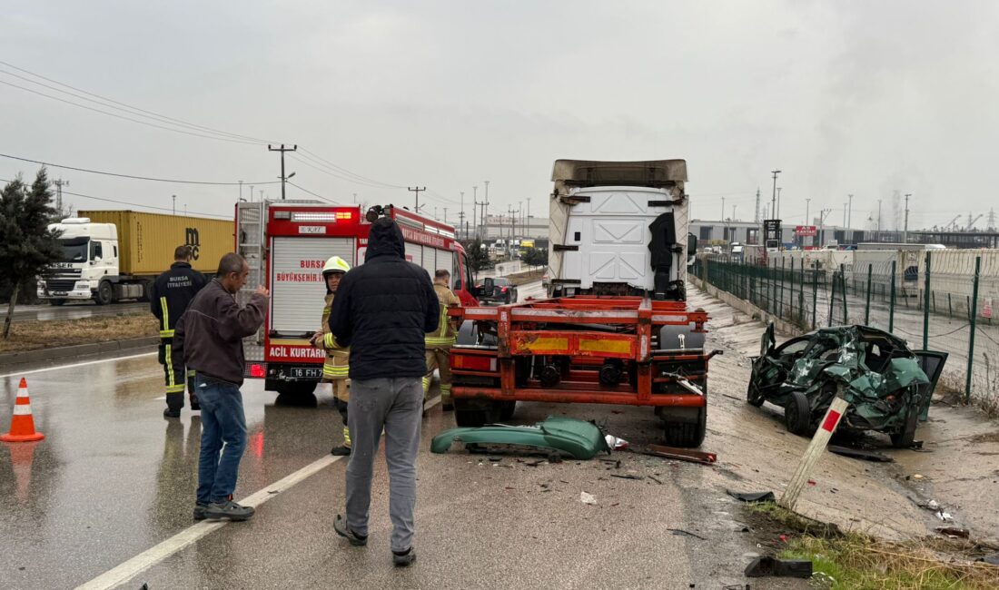 Bursa'nın Gemlik ilçesinde, Serbest Bölge yolunda meydana gelen feci kazada,