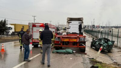 Bursa'nın Gemlik ilçesinde, Serbest Bölge yolunda meydana gelen feci kazada,