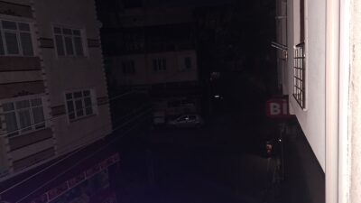 Orhangazi'nin bazı Mahallelerinde gece saatlerinde elektrik kesintisi meydana geldi. Kesinti
