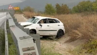 Bursa'da İznik - Yenişehir yolu üzerinde meydana gelen trafik kazasında,