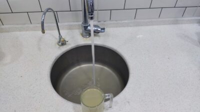 Bursa'nın Orhangazi İlçesinde bazı bölgelerde, evlerdeki musluklardan çamurlu su akması