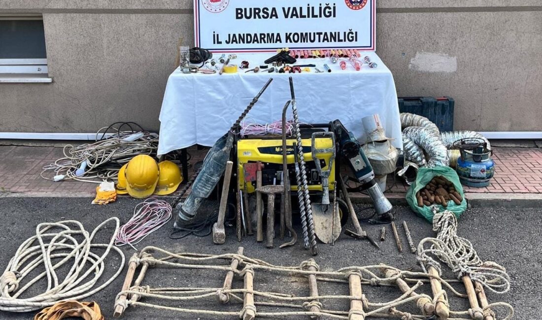  Bursa İl Jandarma Komutanlığı ekipleri, Kestel İlçesi Kayacık Mahallesi'ndeki
