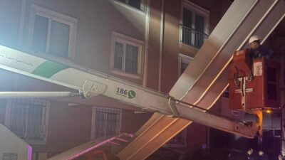 Bursa'nın Orhangazi ilçesinde gece saatlerinde meydana gelen olayda, bir apartmanın