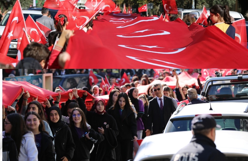 Cumhuriyet'in 102. yılı kutlamaları tüm yurtta olduğu gibi Bursa'nın Orhangazi