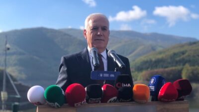 Bursa Büyükşehir Belediye Başkanı Mustafa Bozbey, kentte yaşanan su kesintileri