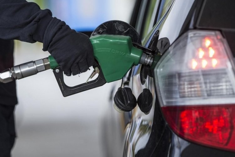 Brent petroldeki düşüşlerin ardından akaryakıt fiyatlarında indirimler peş peşe gelmeye