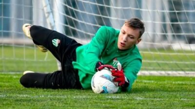 Bursaspor A takımında mücadele eden genç kaleci Kerem Matışlı, U19