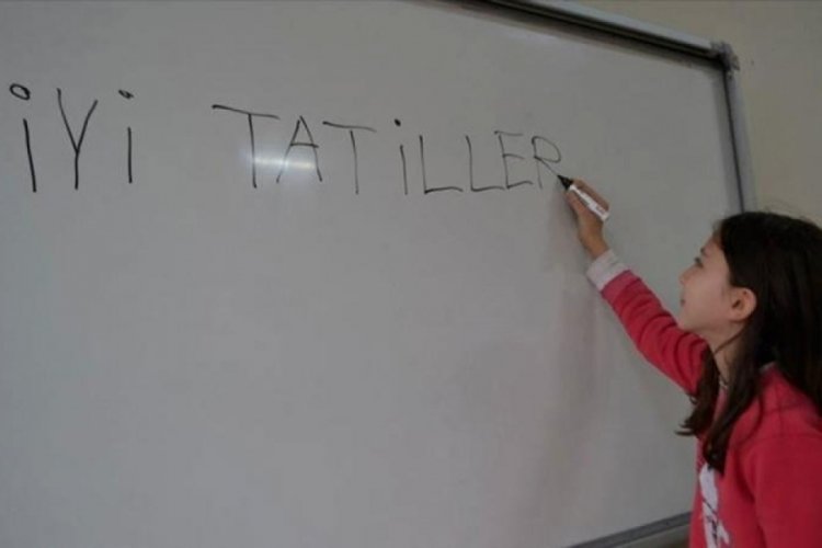 Milli Eğitim Bakanı Yusuf Tekin, Mardin ziyaretinde gazetecilere yaptığı açıklamalarda,