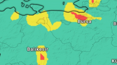 Bursalılar güne yağmurla uyanırken havada yaşanan ani değişimler vatandaşları tedirgin