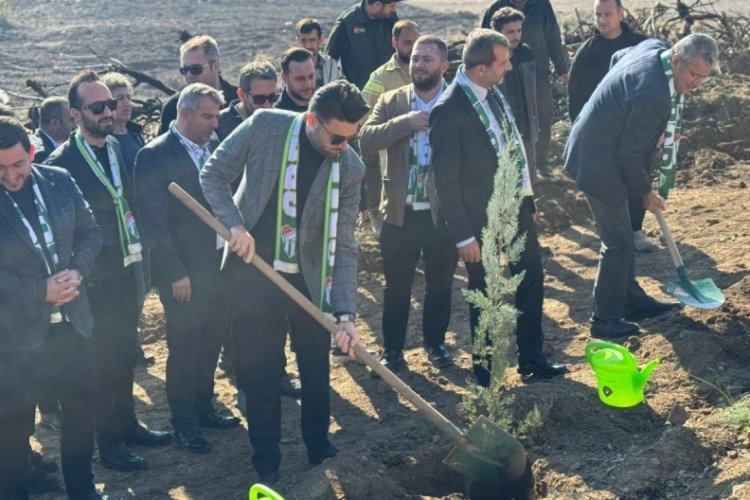 Bursaspor Kulübü Başkanı Enes Çelik, Teknik Direktör Tahsin Tam ve