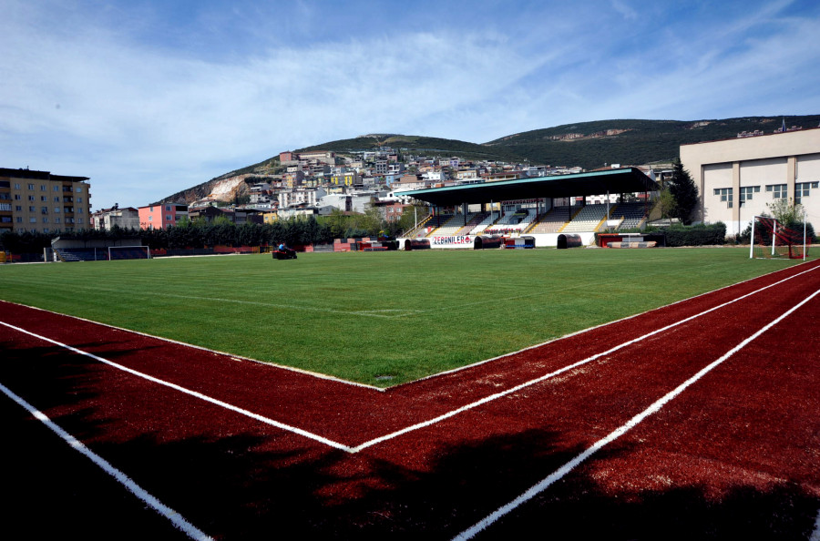 Orhangazi'de uzun yıllardır kullanılan İlçe Stadyumu ve Kapalı Spor Salonu'nun