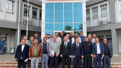  Bursa'nın Orhangazi ilçesinde Kaymakam Zafer Karamehmetoğlu, ilçenin 31 mahalle muhtarıyla