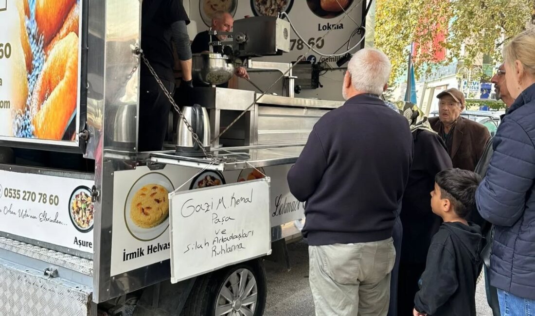 Bursa'nın Gemlik ilçesinde, Ülkü ocakları Gazi Mustafa Kemal Atatürk'ün vefatının