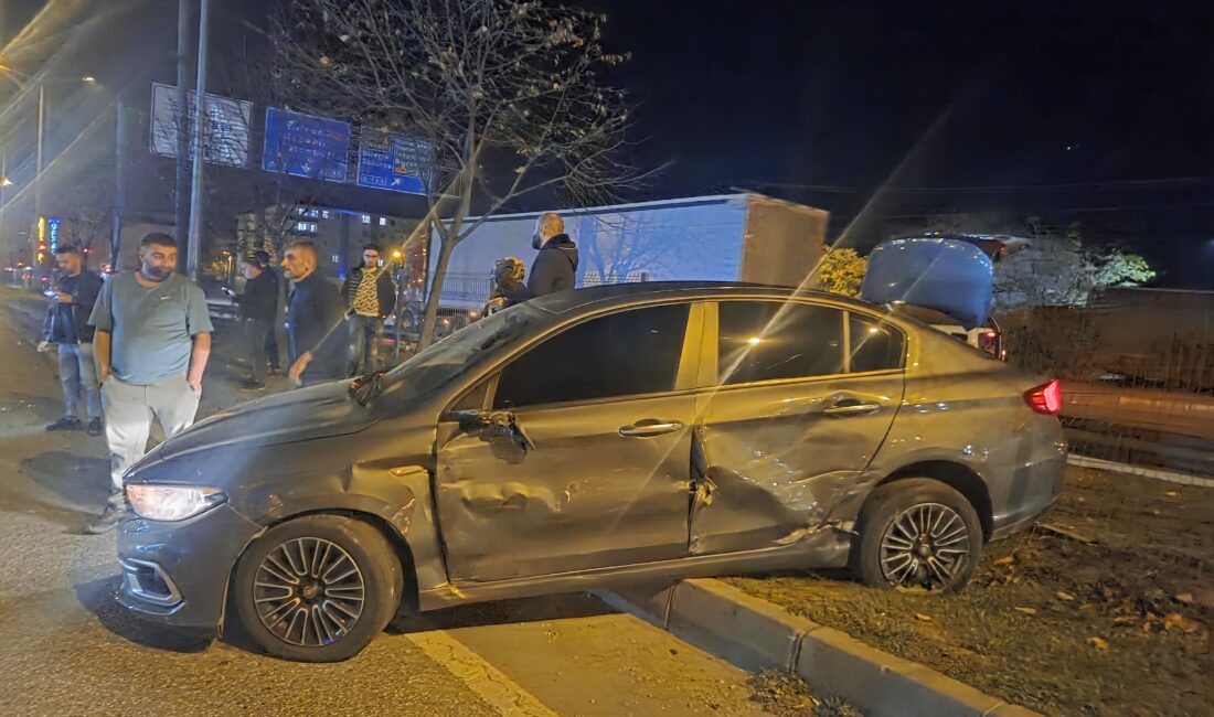 Bursa’nın Orhangazi ilçesinde ana yol üzerinde meydana gelen trafik kazasında,