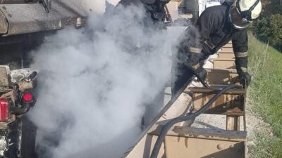 Orhangazi - Yalova  yolu üzerinde seyir halindeki bir kamyonda