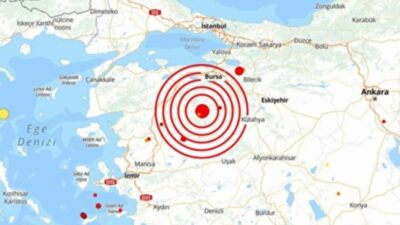 Balıkesir'in Sındırgı ilçesi, bu sabah saatlerinde peş peşe meydana gelen
