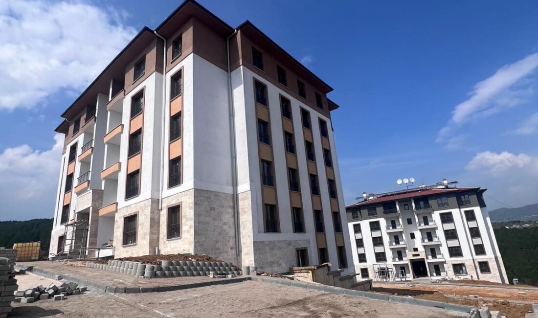 Bursa'nın Orhangazi ilçesinde yapımı tamamlanan 166 konutluk TOKİ 5. Etap