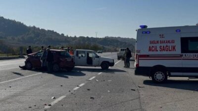 Bursa'da, İznik - Yenişehir yolu üzerinde meydana gelen trafik kazasında