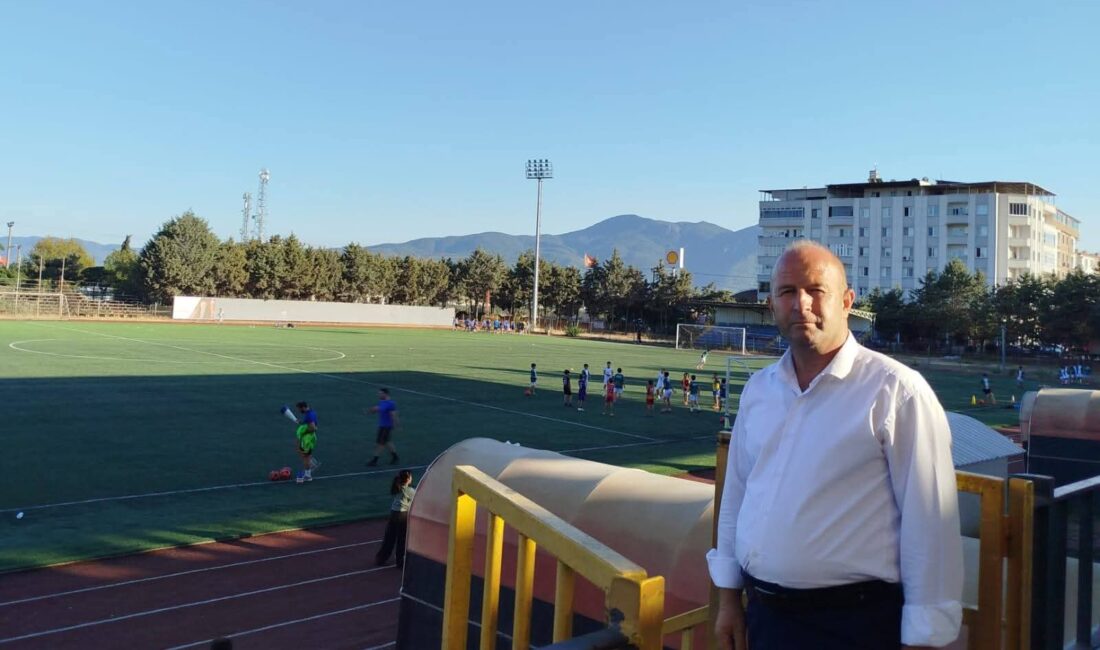 İYİ Parti Orhangazi İlçe Başkanı Bülent Bakış, Orhangazi Stadyumu’nun yıkılarak