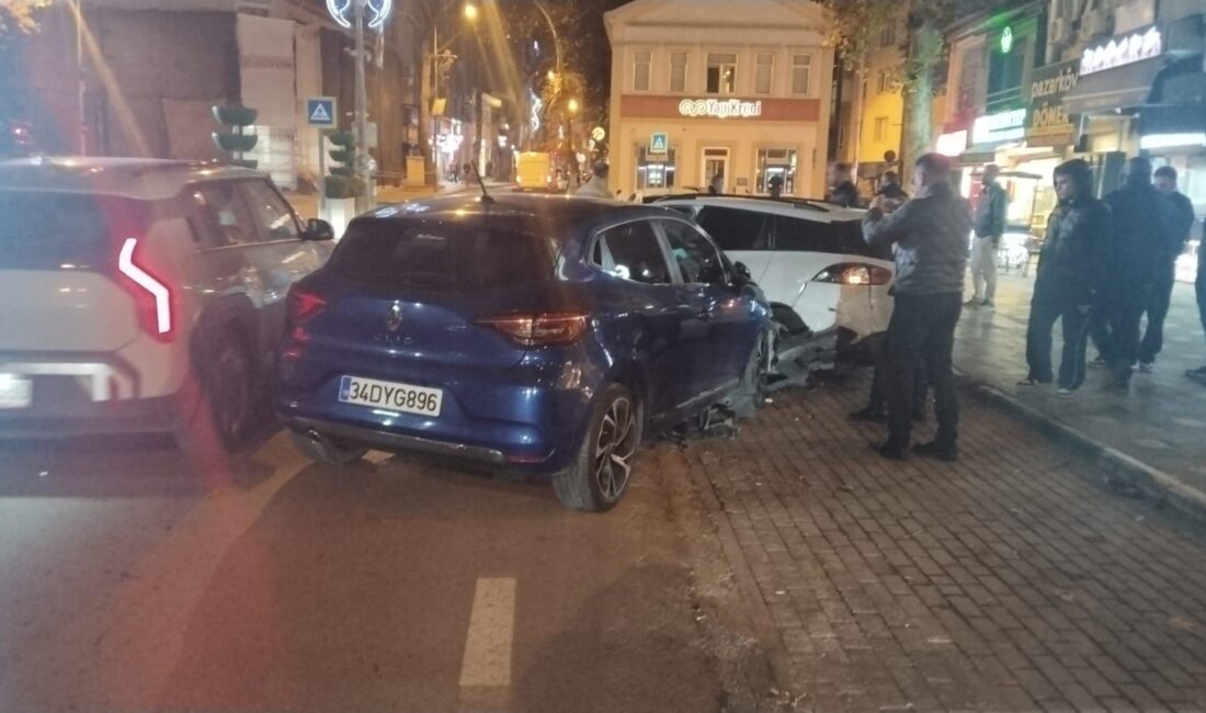 Bursa'nın Orhangazi ilçesinde dün gece saatlerinde meydana gelen trafik kazasında