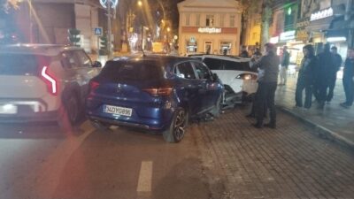 Bursa'nın Orhangazi ilçesinde dün gece saatlerinde meydana gelen trafik kazasında