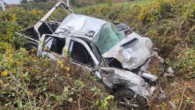 Bursa'nın Orhangazi ilçesinde kontrolden çıkan kamyonet takla atarak yol kenarına