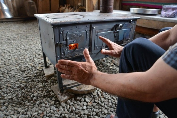 Havaların soğumaya başlamasıyla birlikte evlerinde doğalgaz kullanmayan  vatandaşlar, kışlık ısınma