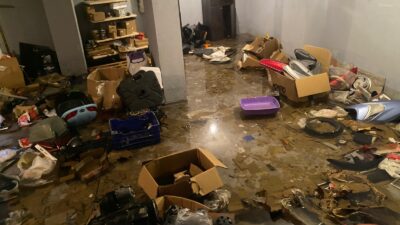 Bursa'nın Orhangazi ilçesinde bulunan 5 katlı bir apartmanın bodrumuna günlerdir