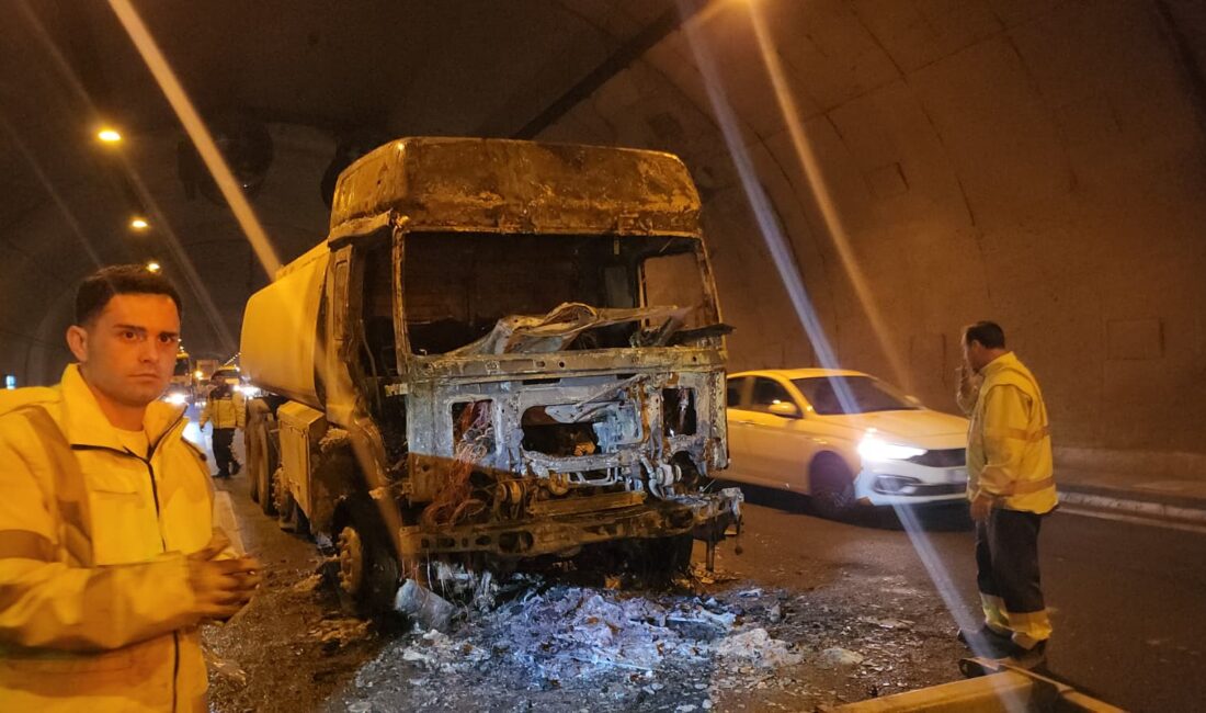 Bursa'da Gebze - Orhangazi - İzmir otoyolu Orhangazi tüneli içinde