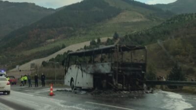 Bursa'da Gebze-Orhangazi-İzmir otoyolu Orhangazi tüneli girişinde seyir halindeki içinde 49