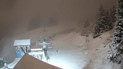 Bursa'nın zirvesi Uludağ'da beklenen kar yağışı dün itibariyla başlarken, bugün