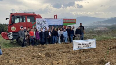 Bursa'nın Orhangazi ilçesinde 24 Kasım öğretmenler günü nedeniyle Kocaeli'den gelen