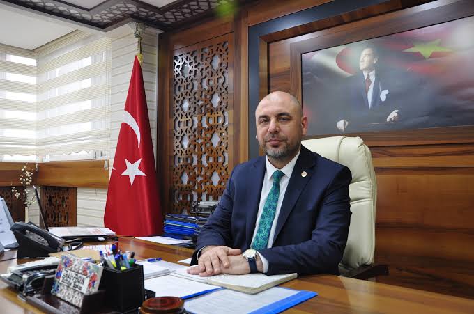 Orhangazi Belediye Başkanı Bekir Aydın, akşam saatlerinde tansiyon düşmesi sonucu