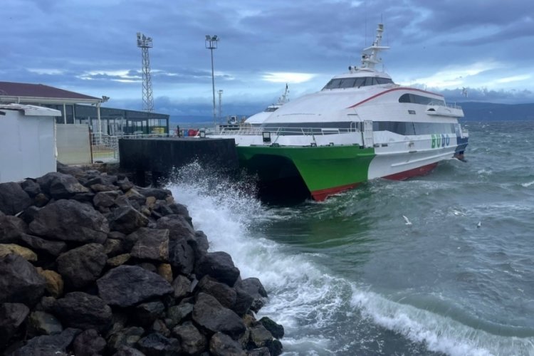Bursa Büyükşehir Belediyesi iştiraklerinden BURULAŞ tarafından işletilen Bursa Deniz Otobüsleri