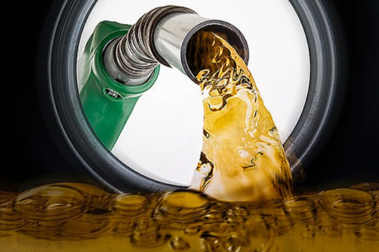 Küresel piyasalarda Brent petrol fiyatlarında yaşanan sert düşüş, Türkiye’deki araç