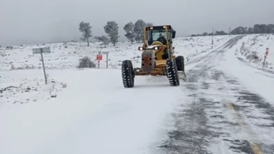 Bursa'da beklenen kar yağışının etkisini göstermeye başlamasıyla birlikte Bursa Büyükşehir