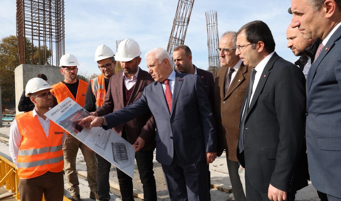 Büyükşehir Belediyesi tarafından seyirci kapasitesi 5.016 kişiye yükseltilen Atatürk Spor