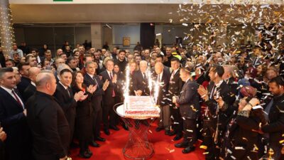  Bursa Büyükşehir Belediye Başkanı Mustafa Bozbey, Büyükşehir Belediyesi çalışanlarıyla