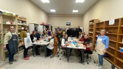 Bursa Öğretmen Akademileri’nin eğitim personeline yönelik düzenlediği gelişim etkinlikleri hız