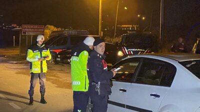 Bursa'nın Orhangazi ilçesinde ilçe emniyet müdürlüğü ve  ilçe Jandarma komutanlığı