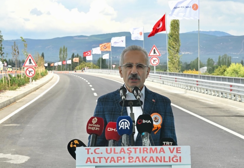 Ulaştırma ve Altyapı Bakanı Abdulkadir Uraloğlu, Yalova ile İzmit’i birbirine