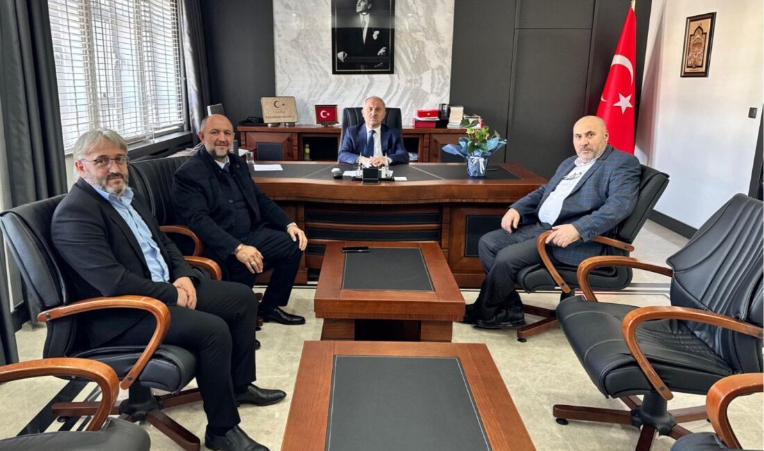 Büyük Birlik Partisi Orhangazi ilçe başkanı Metin Çancı ve partinin