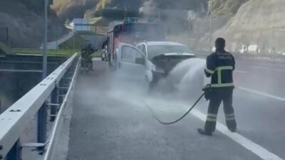 Gebze - Orhangazi - İzmir otoyolunda seyir halinde olan hafif