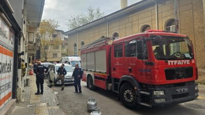 Bursa'nın Orhangazi ilçesinde bir apartmanın birinci katındaki dairenin balkonundan çıkan