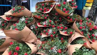 Yeni yılın vazgeçilmezi kokina, Bursa’da tezgahlara çıkmasıyla birlikte fiyatıyla da