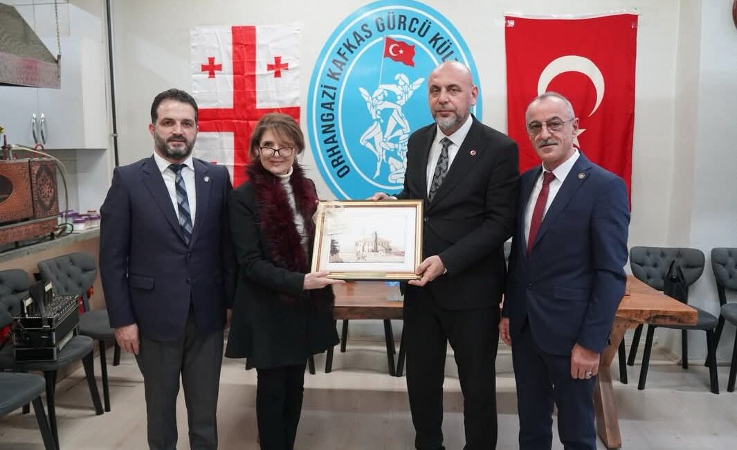 Gürcistan Acara Özerk Bölgesi Kültür Bakanı ve dünyaca ünlü piyanist