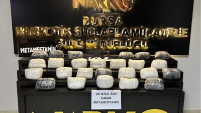  Bursa Emniyet Müdürlüğü, uyuşturucu tacirlerine yönelik düzenlediği operasyonda yüksek miktarda