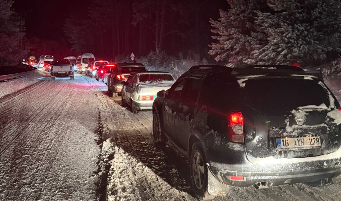 Bursa'nın yüksek noktalarında dünden bu yana etkili olan kar yağışı